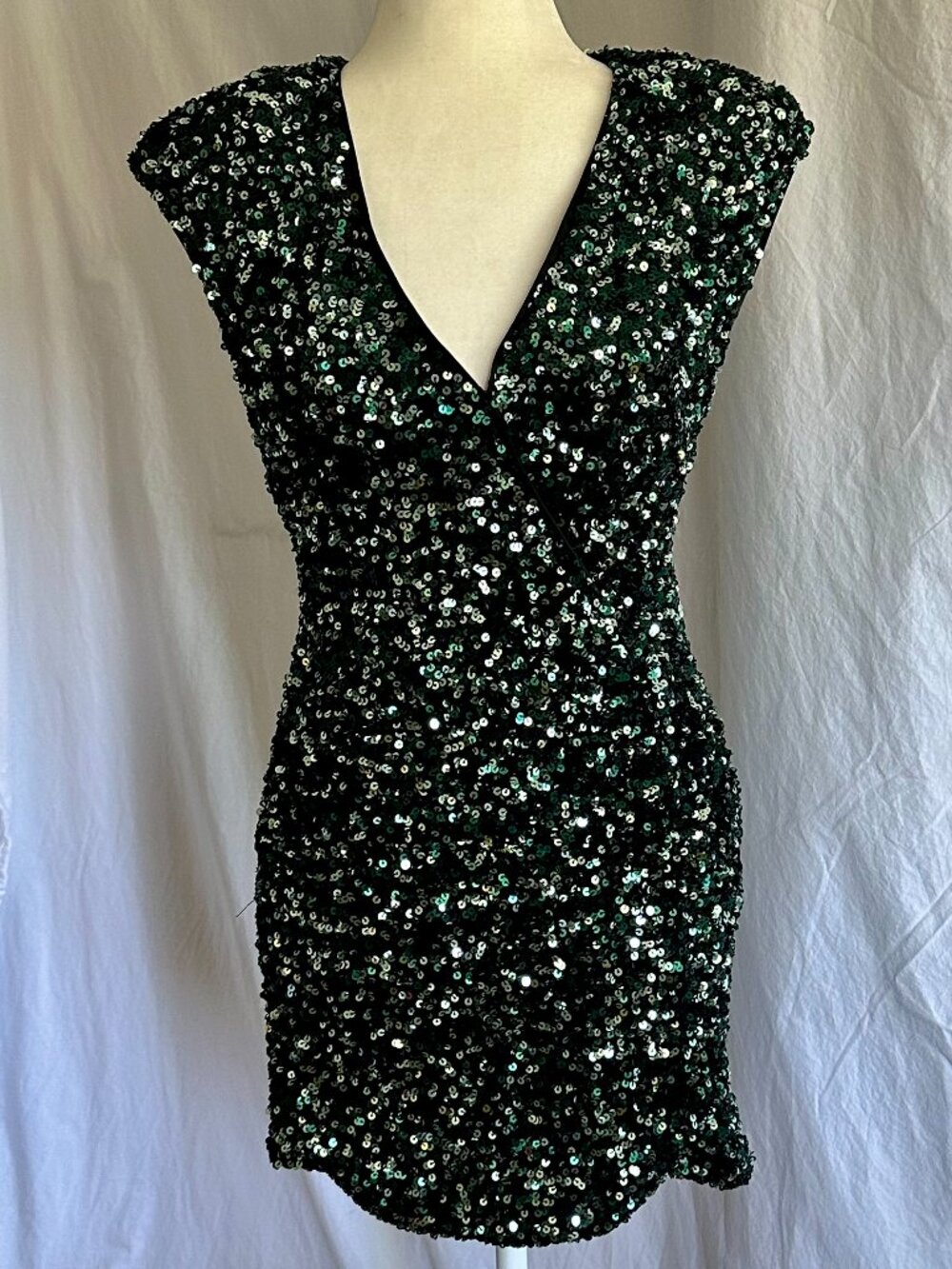 Stunning ASTR Womens Green Sequin Cocktail Cap Sleeve Mini Dress Size S